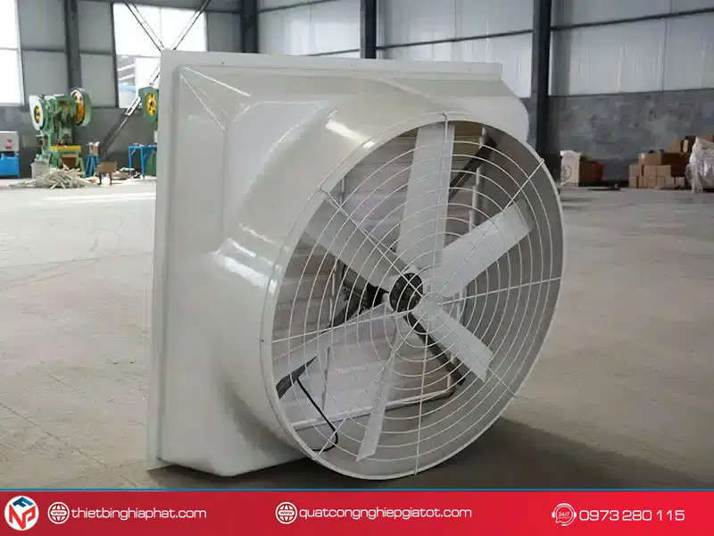 Bàn giao 20 Quạt thông gió composite 1260x1260 trại lợn Phú Thọ 7 Quạt thông gió Composite trực tiếp 1260×1260